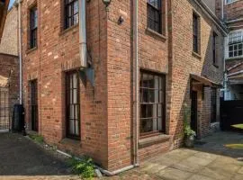 Grade II Listed Cottage in Central Taunton