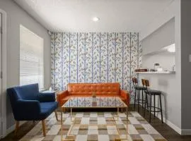 Close to Downtown Fast Wi-Fi Parking Pool