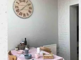 Double Bedroom in shared house closer to city center