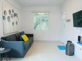 203-Tranquil Renovated Charm in the City, Near the Beach with Free parking