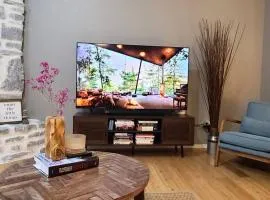 Centrally located in Rogers and Bentonville! -Private Rooms