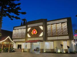 Hotel Indah Palace Tawangmangu，位于塔旺曼谷的酒店