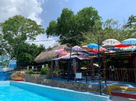 Restaurante y Ecohostal Casa Loma，位于Chorrera的酒店