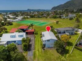 Park View Cottage - Pauanui Holiday Home