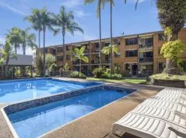 Coffs Harbour Beach Escape -Pet Friendly, Pool, Spa, Tennis, Near Beach