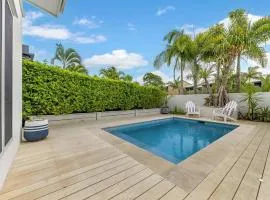 Stunning Alex Heads Beach House - Pet friendly