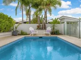 Stunning Alex Heads Beach House - Pet friendly