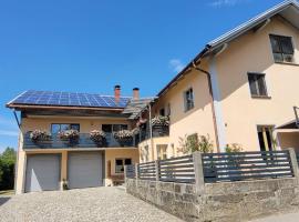 Ferienwohnung Bayerwaldblick，位于Jandelsbrunn的酒店