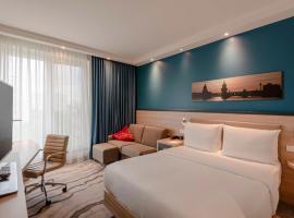 柏林市中心亚历山大广场希尔顿汉普顿酒店，位于柏林的酒店