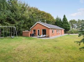 Beautiful Home In Ulfborg With Sauna，位于乌尔夫堡的酒店