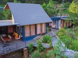Anna Little Garden - Fish House