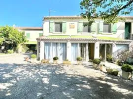 Rendez-vous en Provence -10 personnes- duo de gîtes- piscine privée - clim