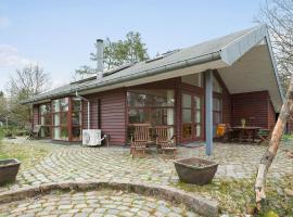 3 Bedroom Cozy Home In Silkeborg，位于锡尔克堡的酒店