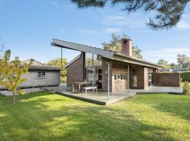 Stunning Home In Vordingborg With Wifi，位于沃尔丁堡的酒店