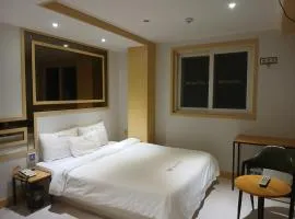 New W Motel