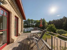 Zwergtaucher - Ferienwohnung mit Balkon, Seeblick & Freizeitangeboten am See，位于Jabel的酒店