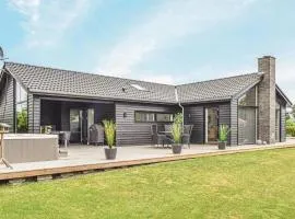 Lovely Home In Juelsminde With Wifi