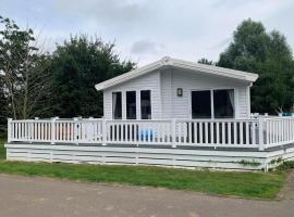 Meadows 33 - Southview Holiday Park Skegness，位于斯凯格内斯的酒店