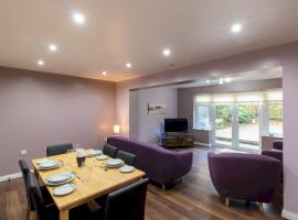Cozy Coastal 3-Bedroom Home in North Shields - PTK，位于北希尔兹的酒店