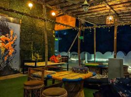 Hobbit House Hostel，位于瑞诗凯诗的宠物友好酒店