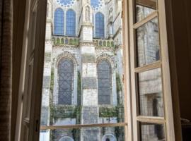 Studio parvis Cloitre Notre Dame，位于沙特尔的酒店