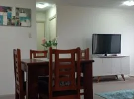 Cómodo departamento amoblado con estacionamiento