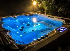 Studio avec jacuzzi