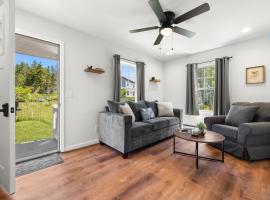 Huckleberry Lane Retreat，位于Bernard的酒店