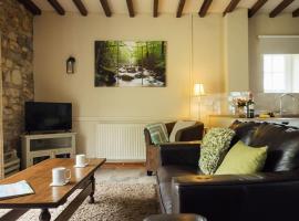 Coach House Cottage at Scolton - Indoor pool，位于Haverfordwest的酒店