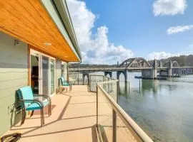 Riverfront Apt in Old Town Florence!