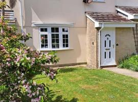 Pet and family friendly modern house in Crantock, close to the beach，位于卡兰斯拓克的酒店