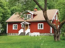 2 Bedroom Lovely Home In Lönashult