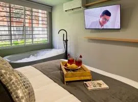 Elegante loft en Medellín con bañera y Aire 1-01