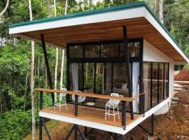 Pandanus Lodge & Retreats Bungalow Heliconia