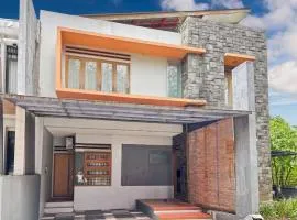 Large Villa 3BR Dago Bandung by 2ndHome