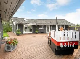 Four-Bedroom Holiday Home In Haderslev