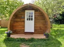 Finest Retreats - Honeysuckle Glamping Pod