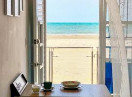 Apartamentos el mochilero Rural frente a la playa B，位于卡塔赫纳的酒店