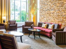 Cambria Hotel Traverse City，位于特拉弗斯城的酒店