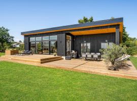 Beach Front Home In Haderslev，位于哈泽斯莱乌的酒店