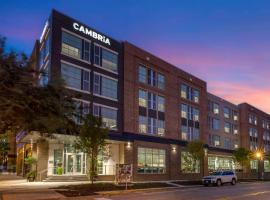 Cambria Hotel Columbia Downtown the Vista，位于哥伦比亚的酒店