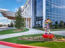 Cambria Hotel Waco University Riverfront，位于韦科的酒店