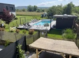 APPART-HOTEL n 3 avec terrasse, piscine, petit-dejeuner et parking privé