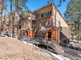 Gorgeous Mtn Villa, Ski, Golf, Pickleball, Pool, Hot Tub, Fitness