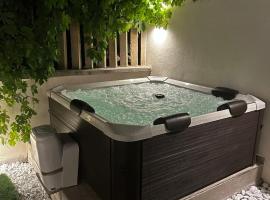 Luxury Apartment Collection Sea Suite Jacuzzi，位于帕索斯库洛的酒店