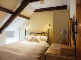 Stable Cottage at Scolton Cottages - Indoor pool，位于Haverfordwest的酒店