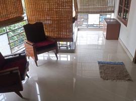 Stylishly furnished apartment，位于特里凡得琅的酒店