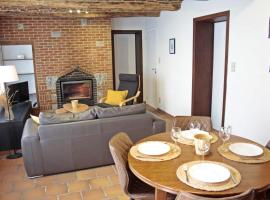 La Maisonnette - Parking, jardinet & calme，位于图尔奈的酒店