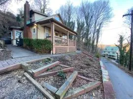 Hillside Hideaway in Lowertown Harpers Ferry