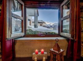 Alpine Essence, typical mountain style apartment CIR AYAS0036，位于尚波吕克的酒店